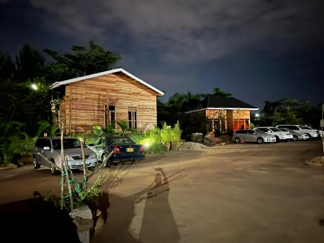 Fusion Eco Resort Hotel & Autospa 0*, Kampala